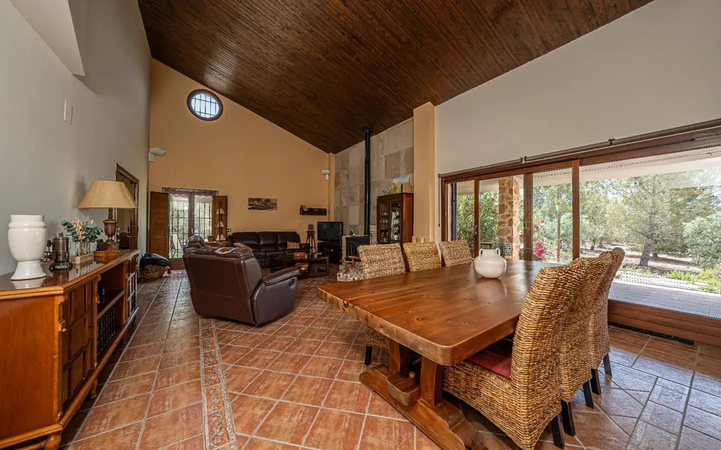 Masia Of 570 M² In Biar, Spain