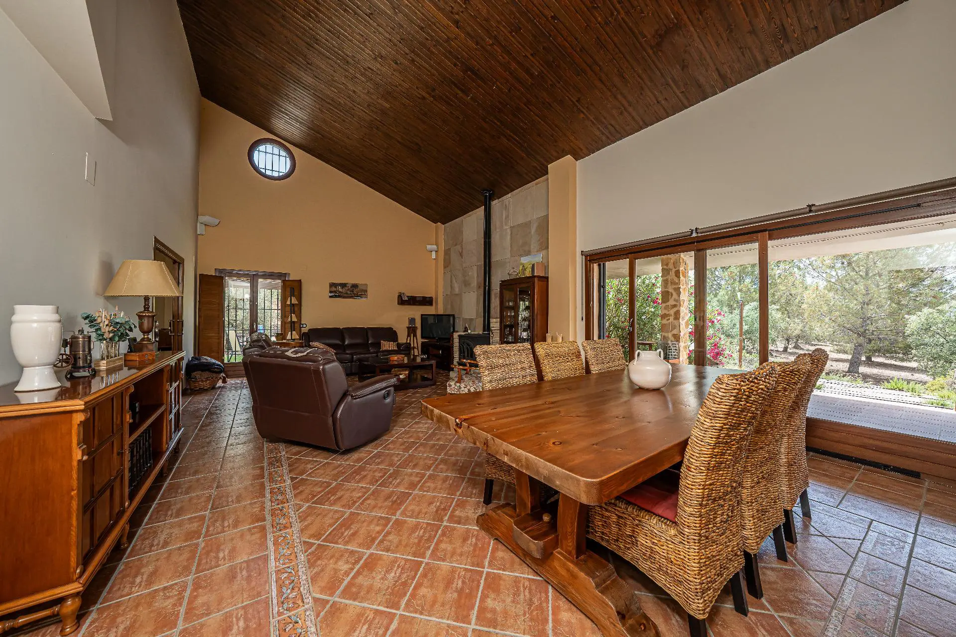 Masia Of 570 M² In Biar, Spain
