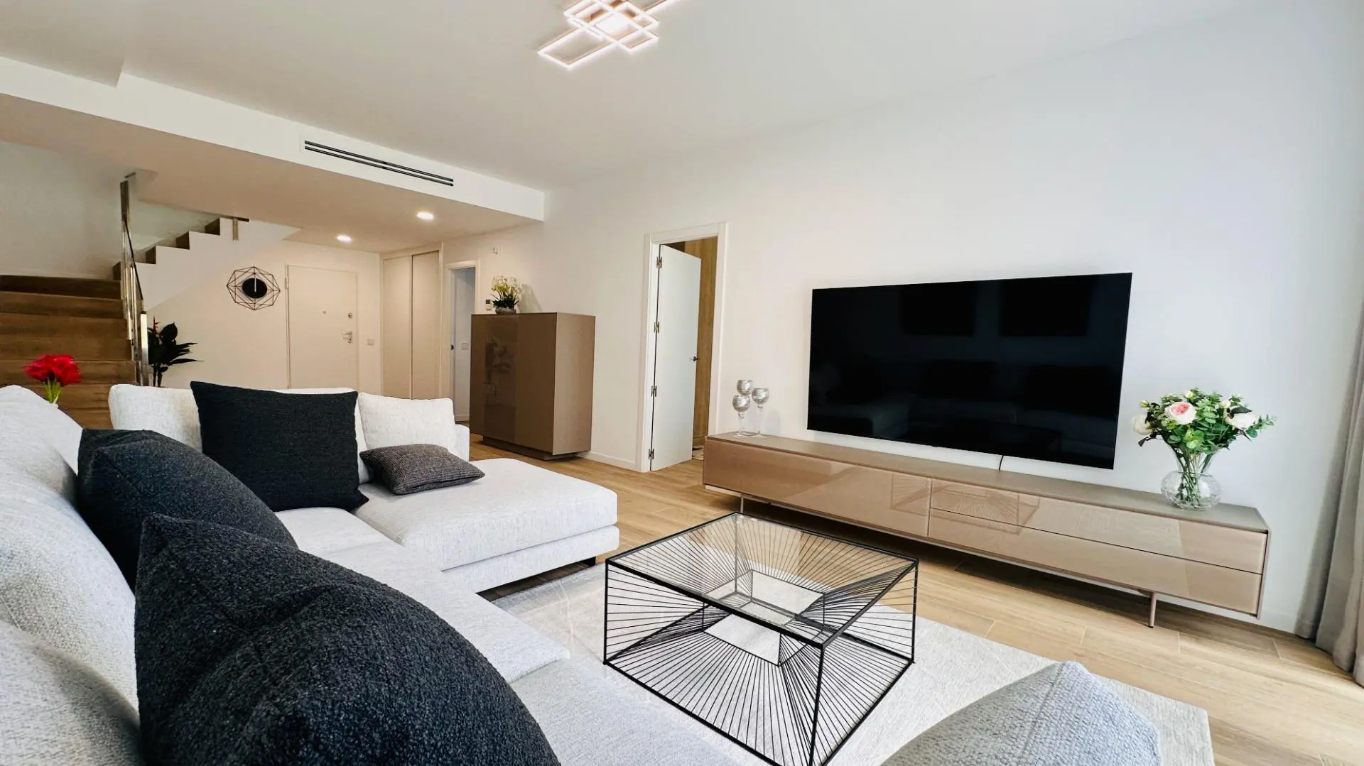 Duplex Of 175 M² With [features] In Finestrat, Spain