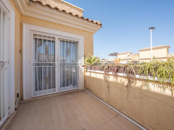 4-bedroom Terraced House In Torrevieja, Spain (155 M²)