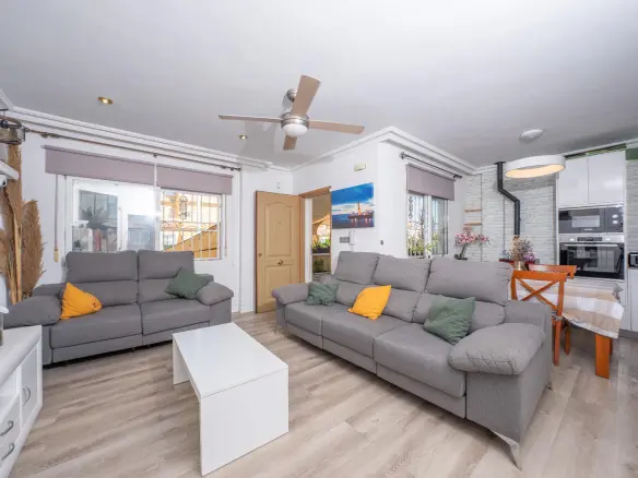 4-bedroom Terraced House In Torrevieja, Spain (155 M²)