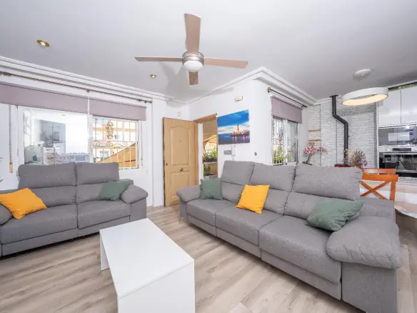 4-bedroom Terraced House In Torrevieja, Spain (155 M²)