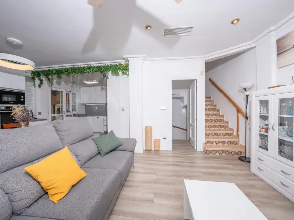 4-bedroom Terraced House In Torrevieja, Spain (155 M²)