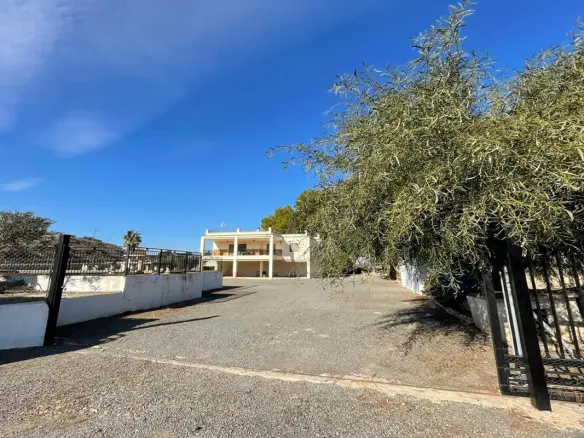 Country House Of 120 M² In Aspe, Spain