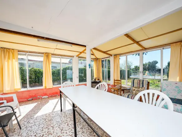 6-bedroom Villa In Elche, Spain (214 M²)