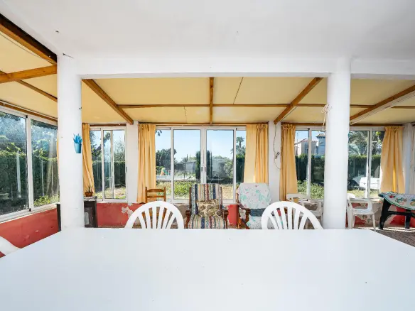6-bedroom Villa In Elche, Spain (214 M²)