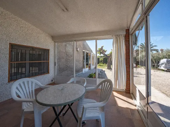 6-bedroom Villa In Elche, Spain (214 M²)