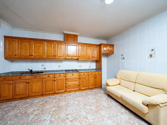 6-bedroom Villa In Elche, Spain (214 M²)