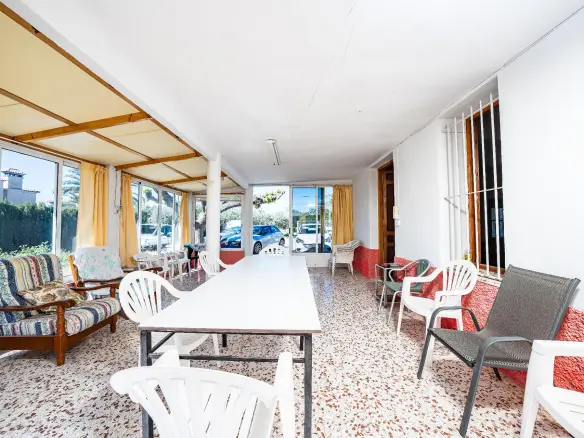 6-bedroom Villa In Elche, Spain (214 M²)