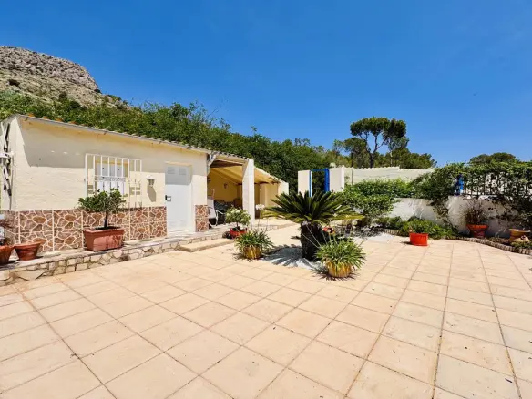 Country House Of 200 M² In Aspe, Spain
