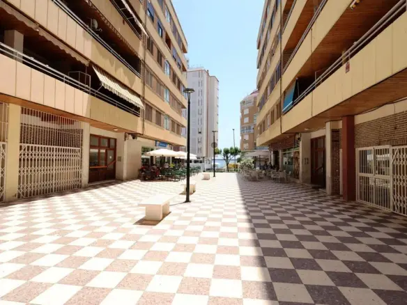 Apartment Of 105 M² In Torrevieja, Spain