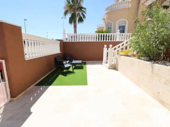 Villa Of 87 M² In Villamartin