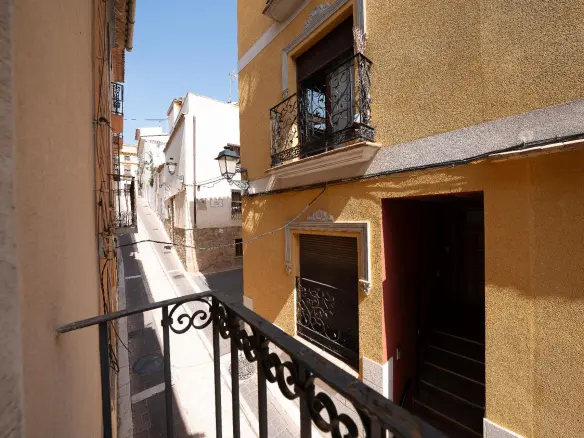 3-bedroom Duplex In Polop, Spain (155 M²)