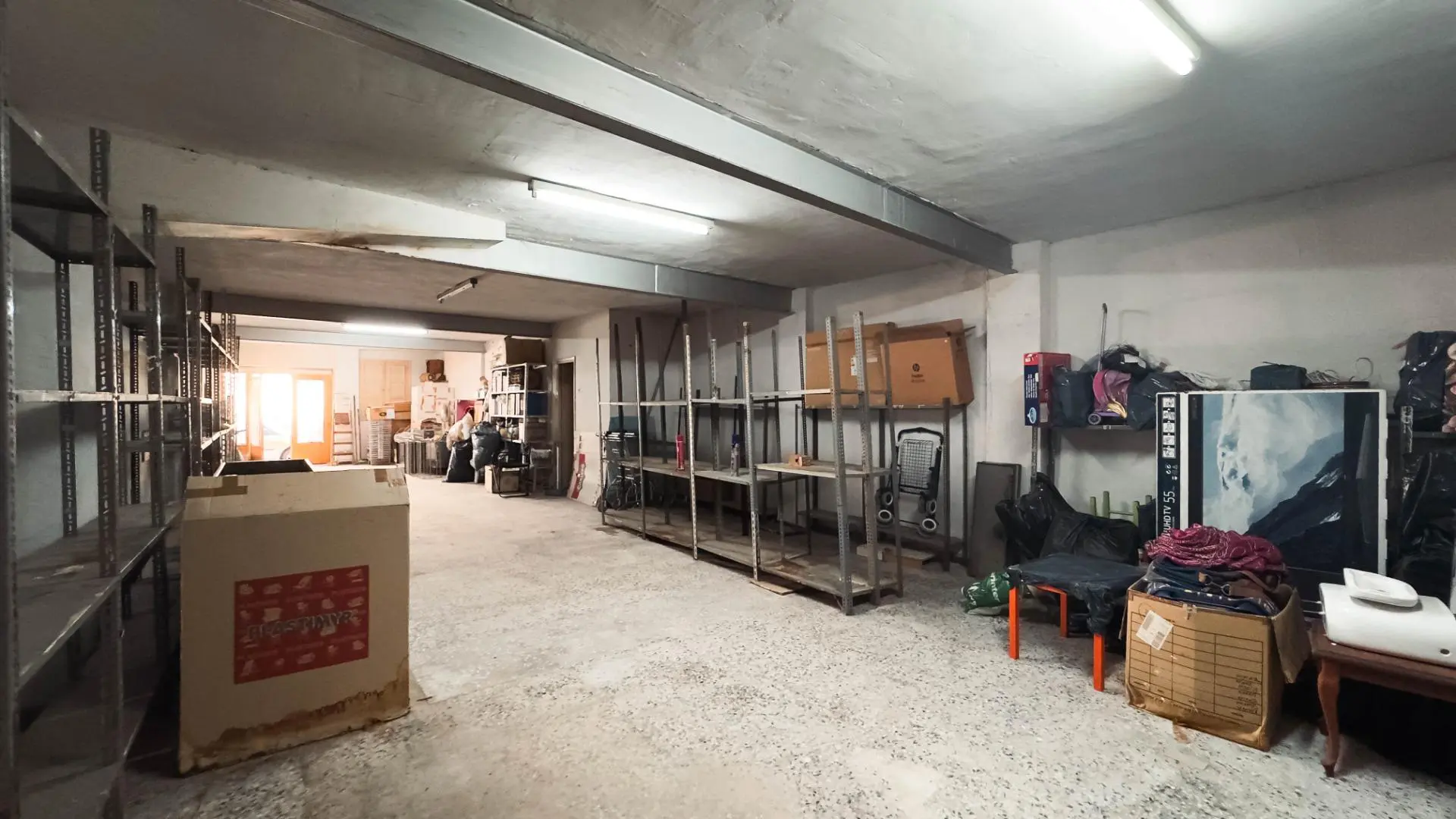 Commercial Unit 98 In Elche, Spain
