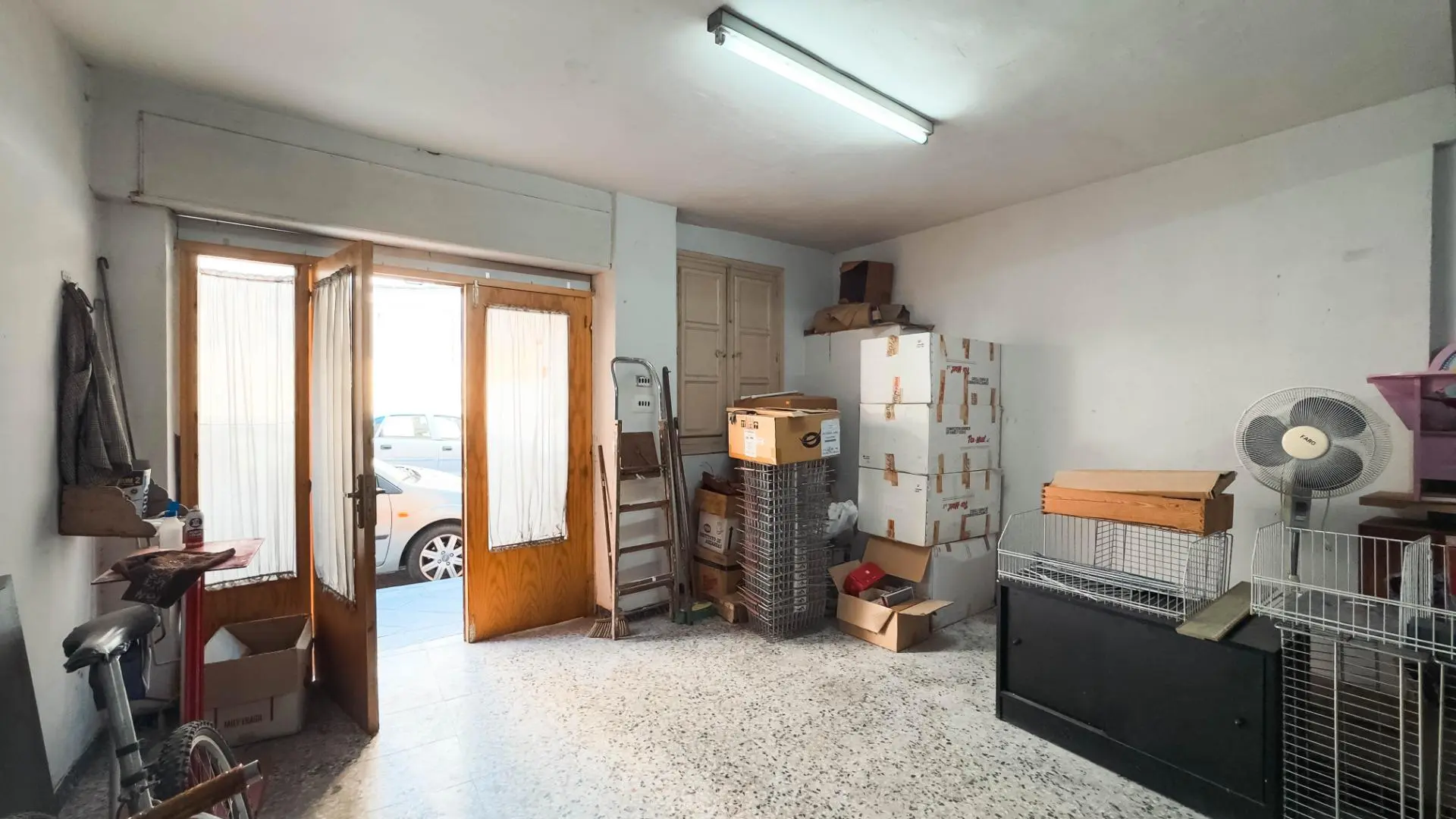 Commercial Unit 98 In Elche, Spain