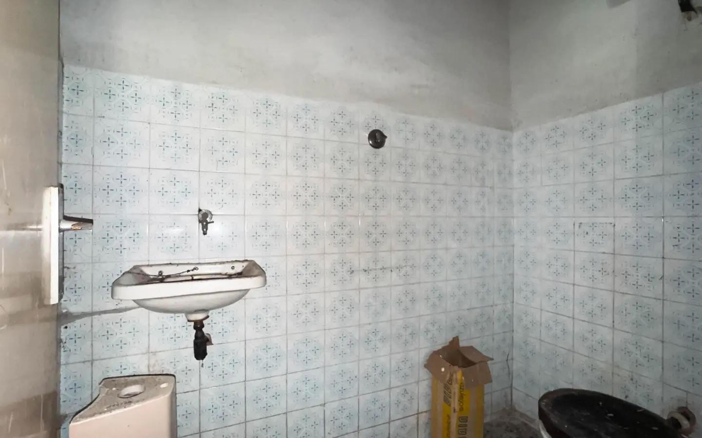 Commercial Unit In Elche, Spain (98 M²)