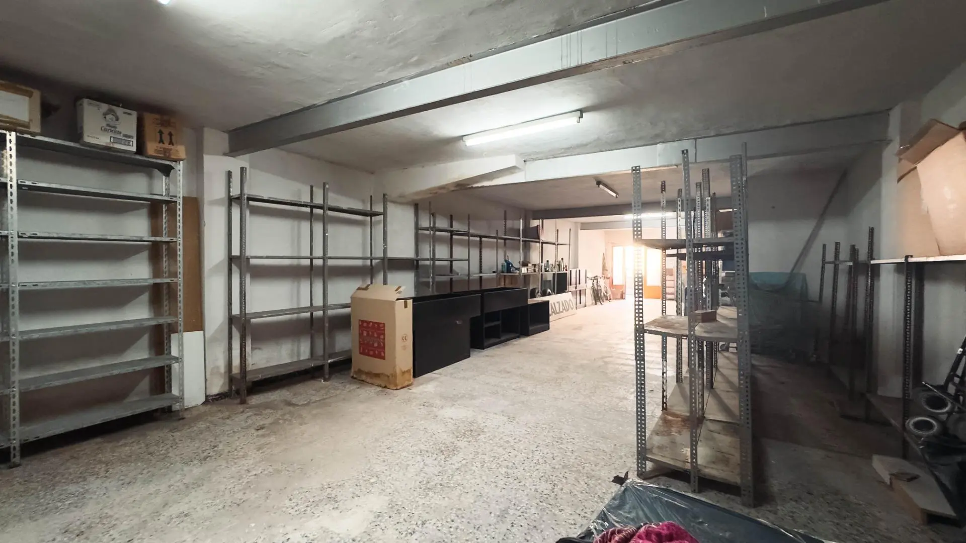 Commercial Unit 98 In Elche, Spain