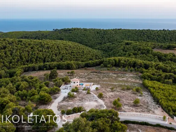 Villa Of 26650 M² With In Greece