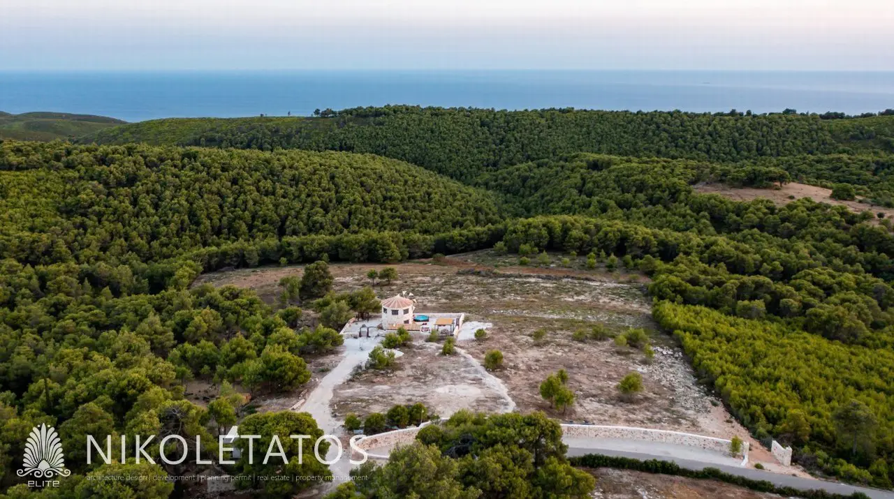 Villa Of 0 M² With In Greece