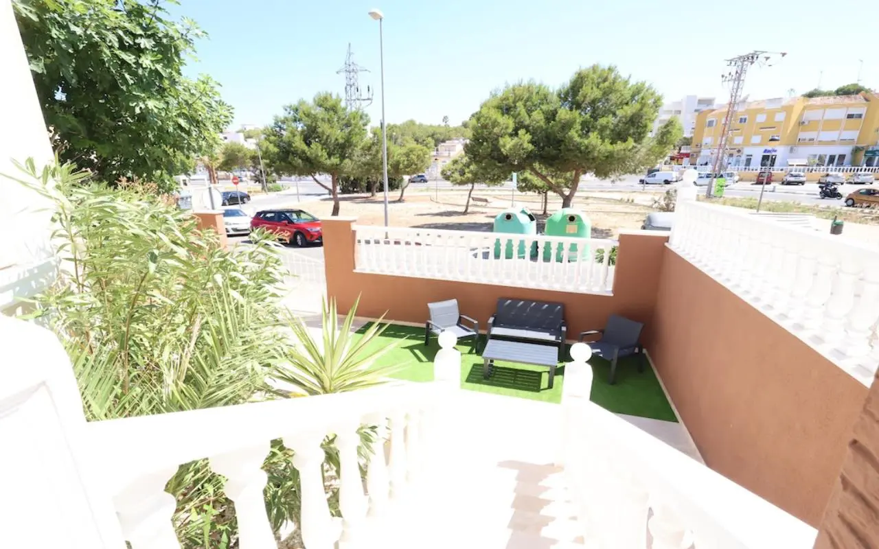 Villa Of 87 M² In Villamartin
