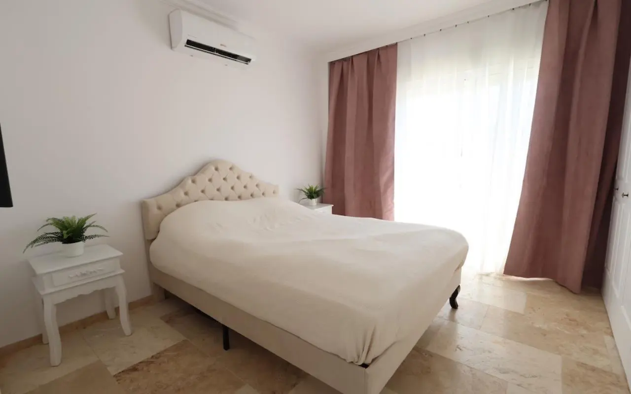 Villa Of 87 M² In Villamartin