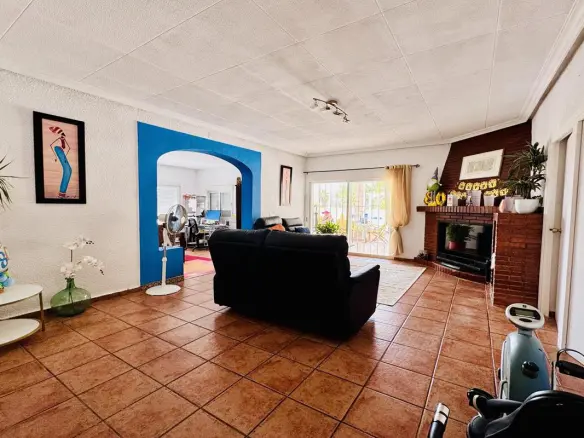 Country House Of 200 M² In Aspe, Spain