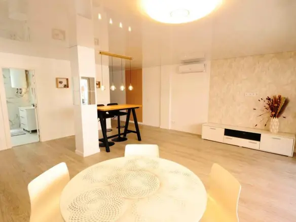 Apartment Of 105 M² In Torrevieja, Spain