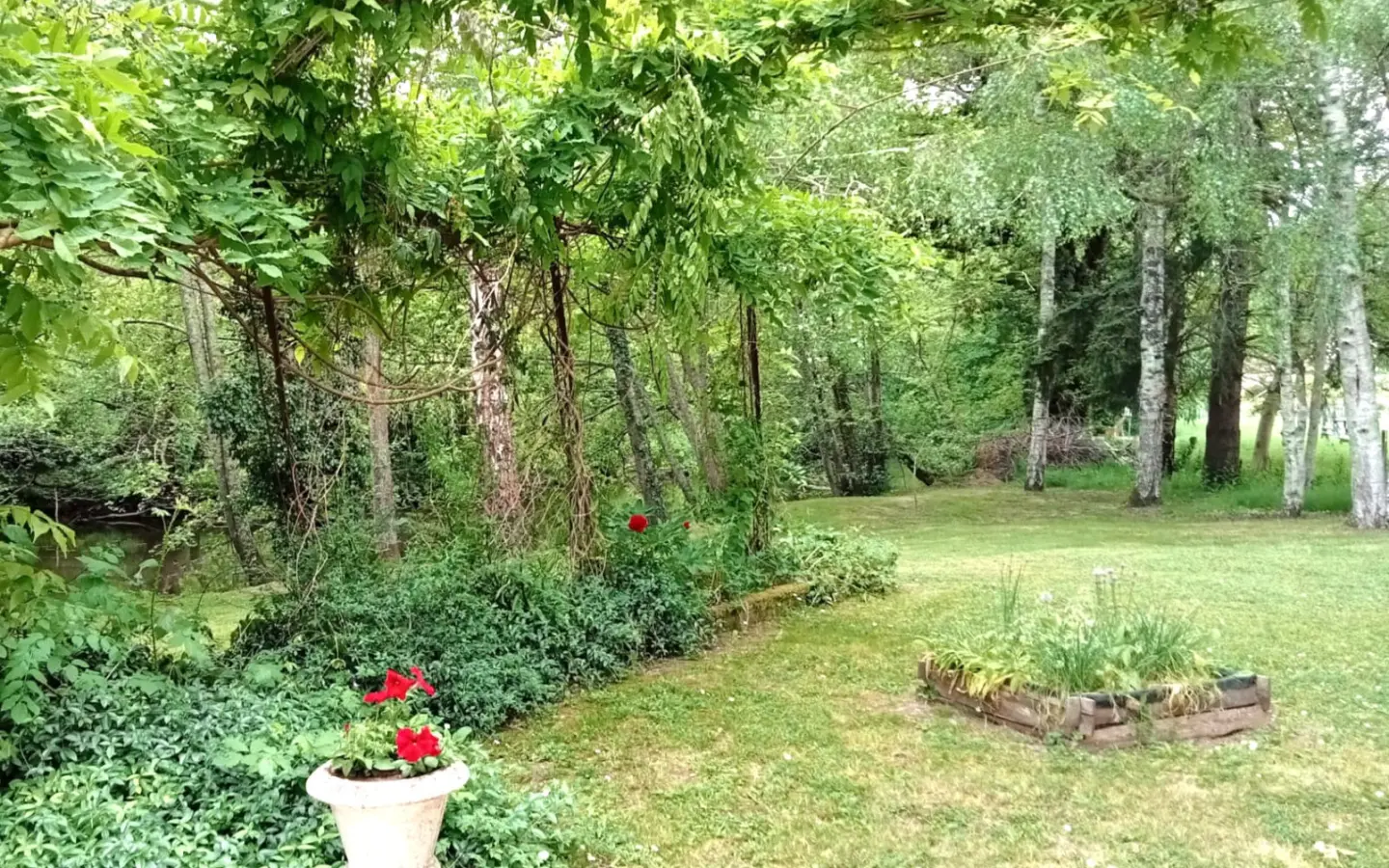 4-bedroom House In Alloue, France (143 M²)