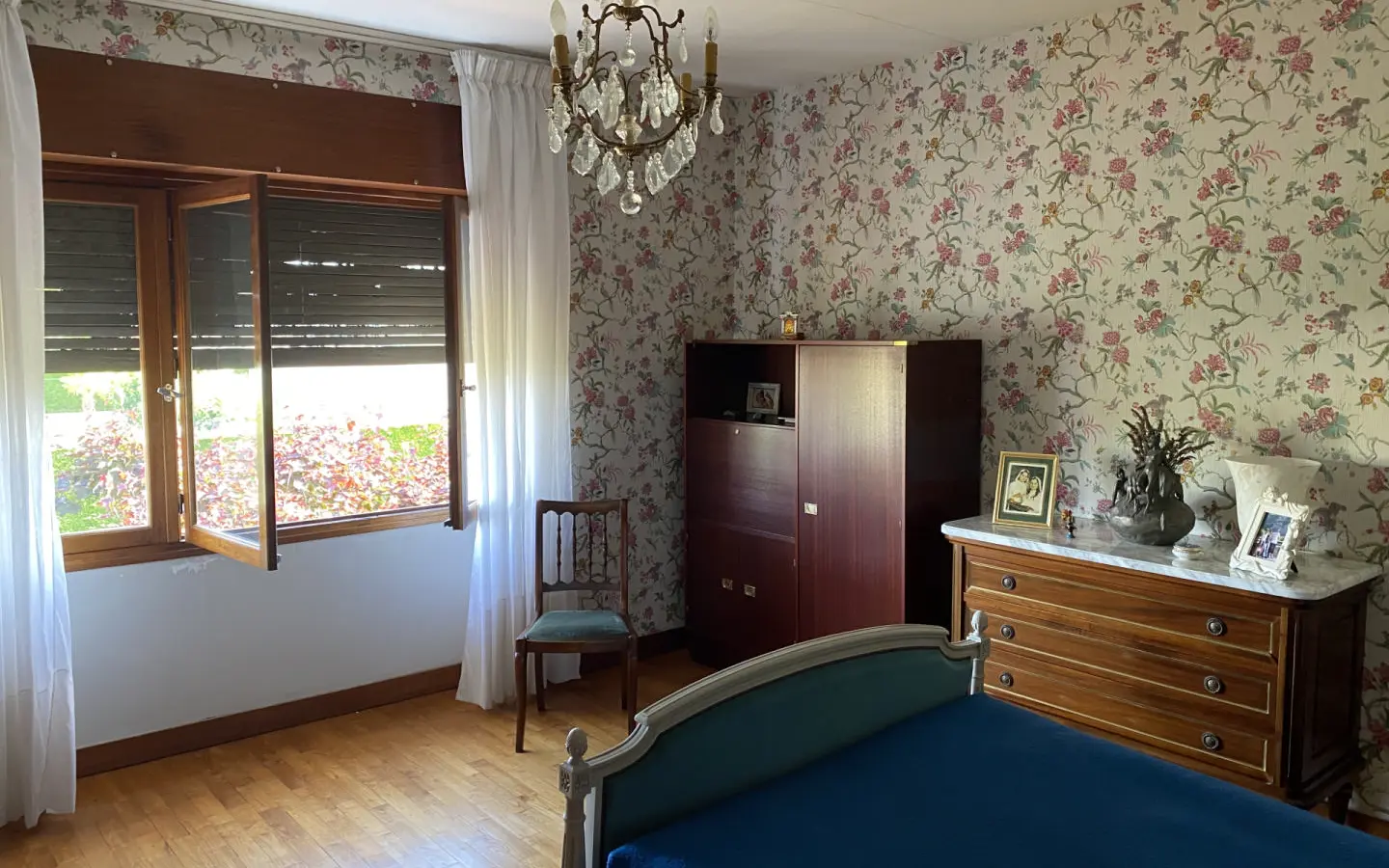 House Of 100 M² With Ground Floor Bedroom And Outbuildings In The Town Center