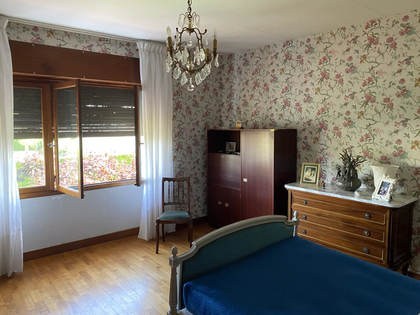 House Of 100 M² With Ground Floor Bedroom And Outbuildings In The Town Center