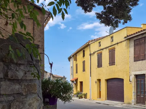 4-bedroom Village House In Cailhau, France (176 M²)