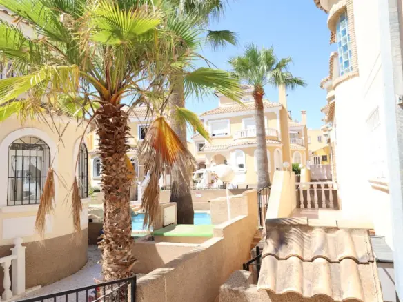 Villa Of 87 M² In Villamartin