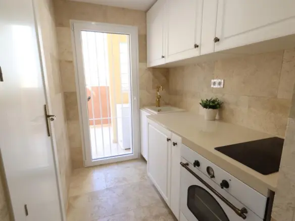 Villa Of 87 M² In Villamartin