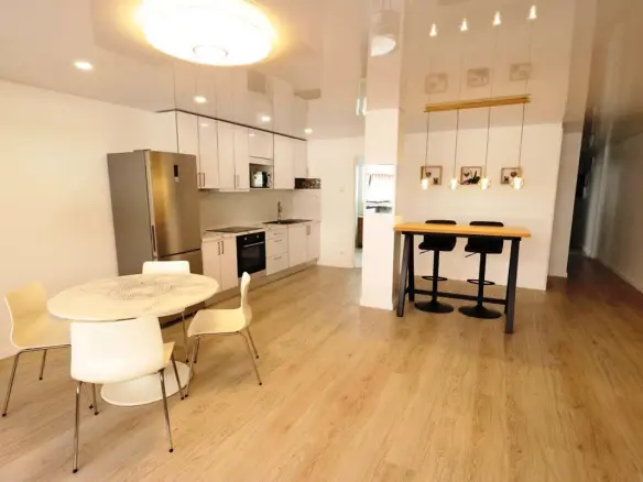 Apartment Of 105 M² In Torrevieja, Spain