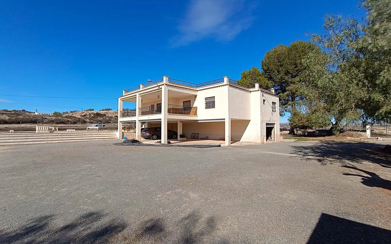 Country House Of 120 M² In Aspe, Spain