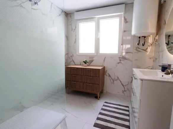 Apartment Of 105 M² In Torrevieja, Spain