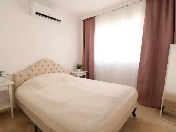 Villa Of 87 M² In Villamartin