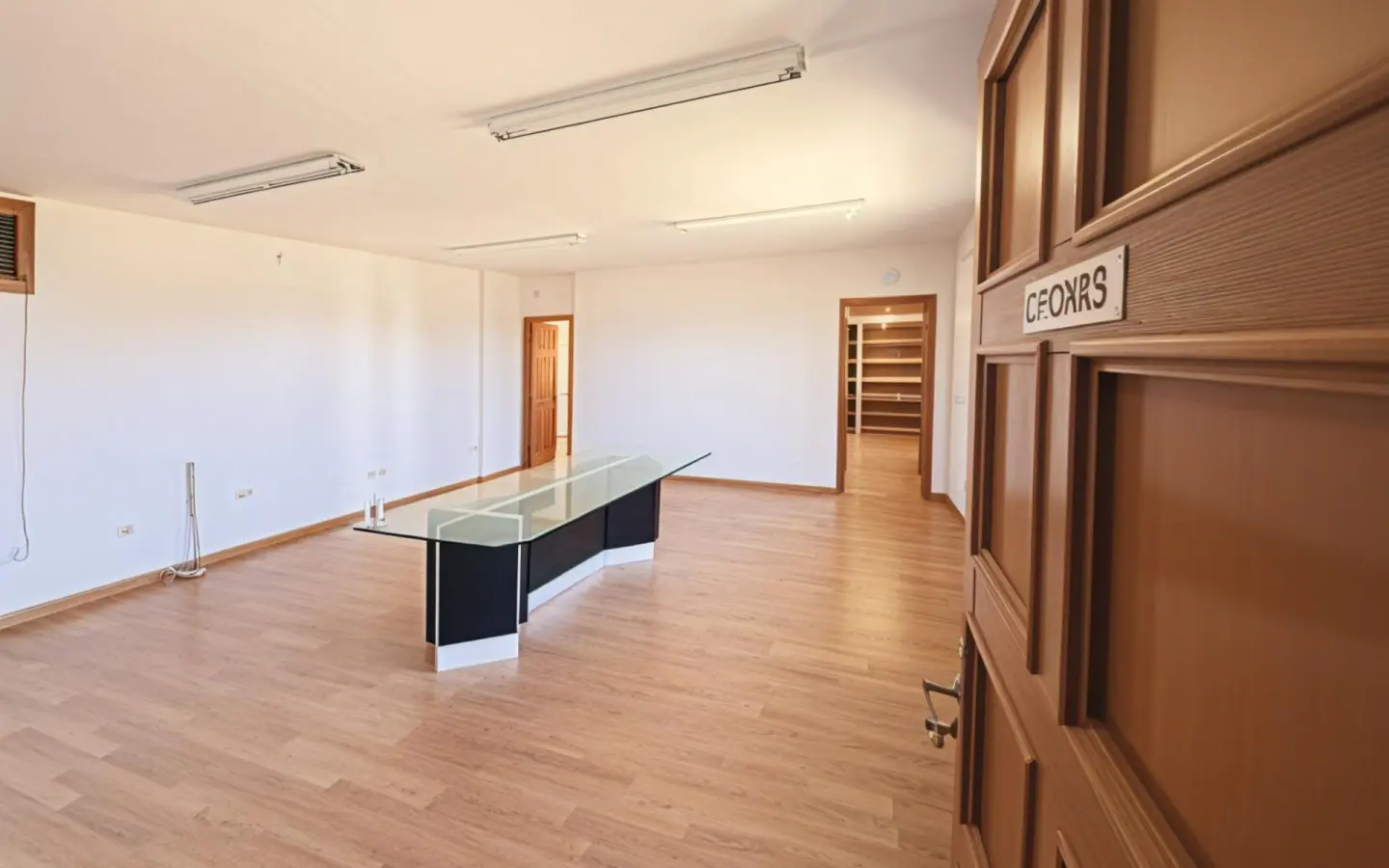 Industrial Unit Of 642 M² In Almansa, Spain