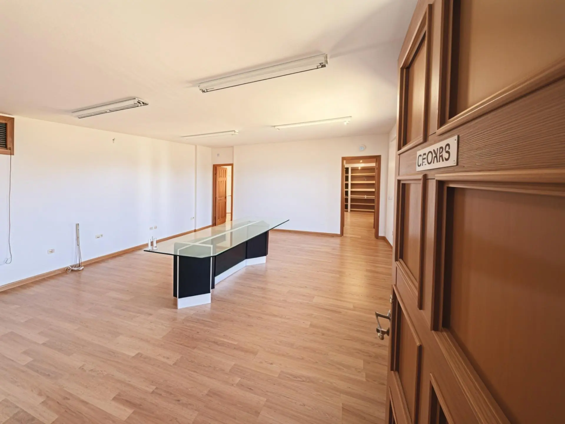 Industrial Unit Of 642 M² In Almansa, Spain