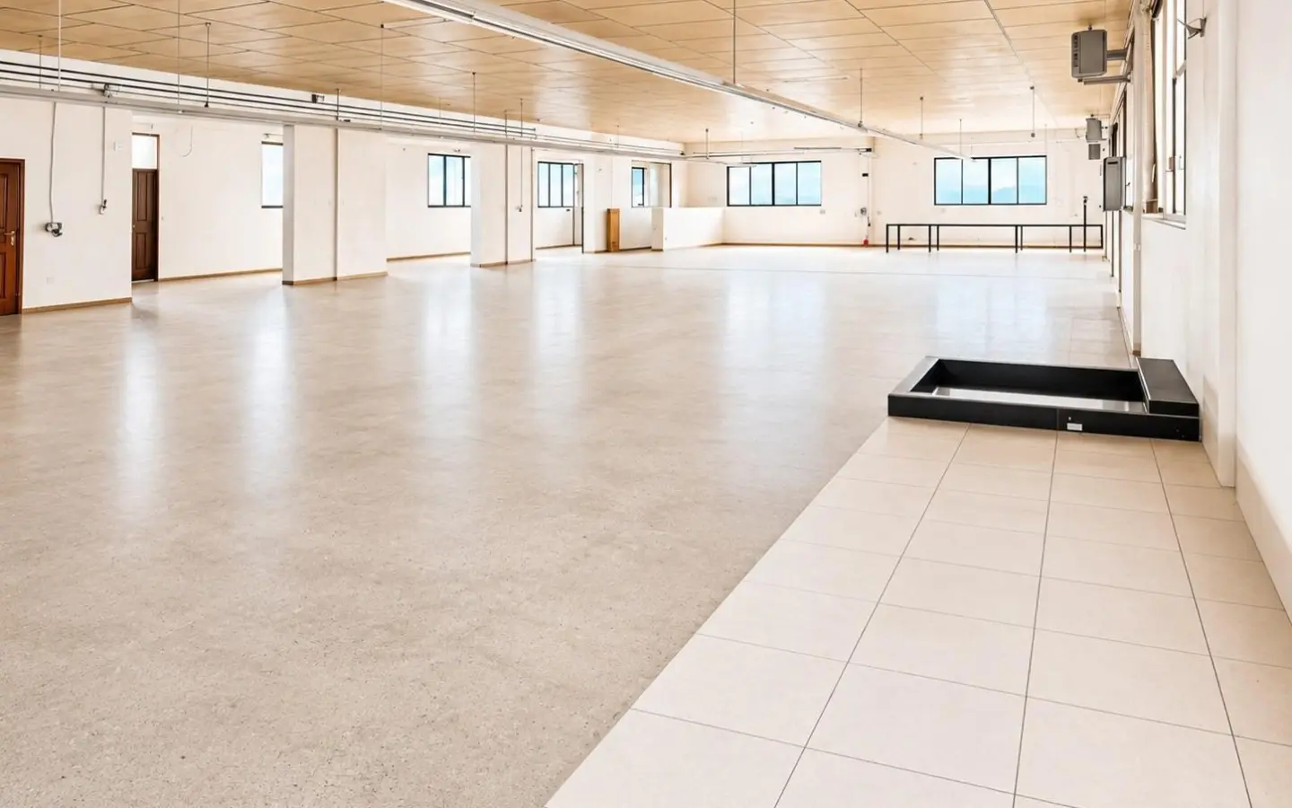 Industrial Unit Of 642 M² In Almansa, Spain