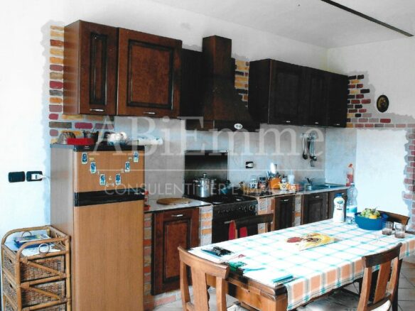 Farmhouse Of 359 M² With Nature Immersion In Casale