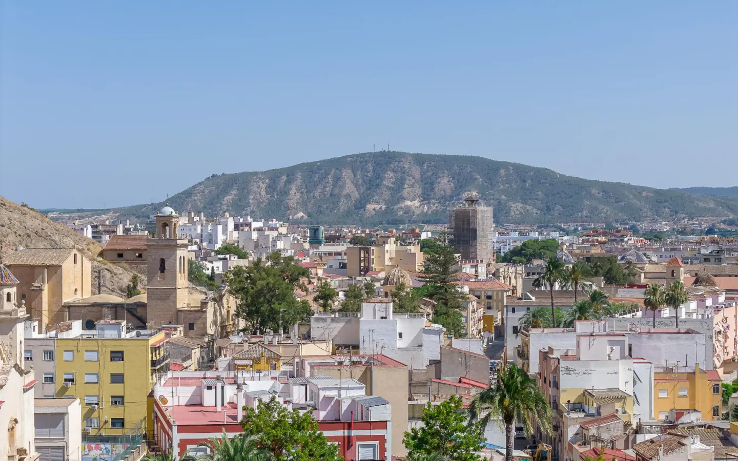 Commercial Unit Of 100 M² In Orihuela, Spain