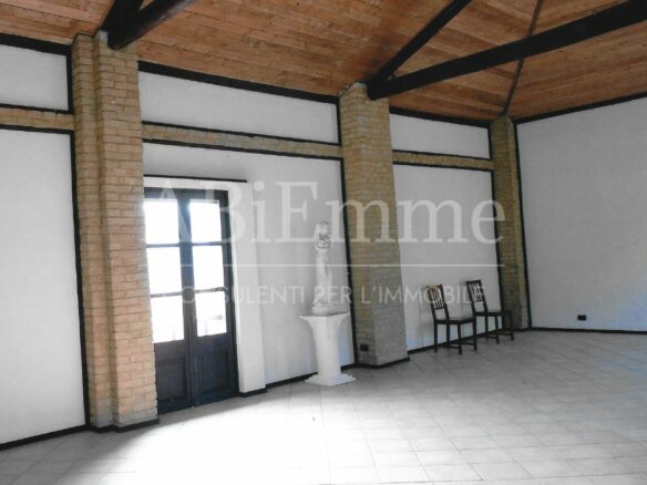 Farmhouse Of 359 M² With Nature Immersion In Casale