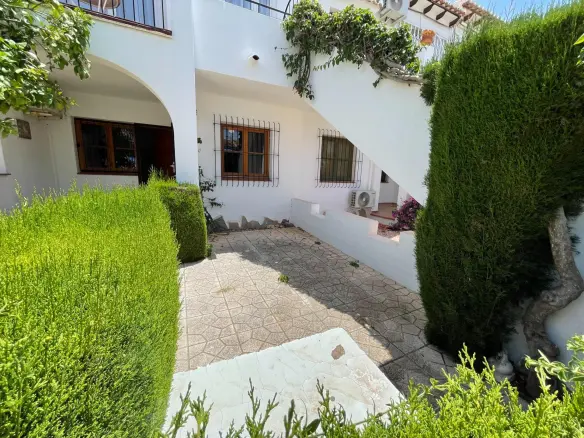 2-bedroom Semi In Torrevieja, Spain (100 M²)