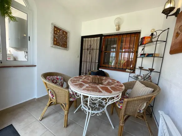 2-bedroom Semi In Torrevieja, Spain (100 M²)