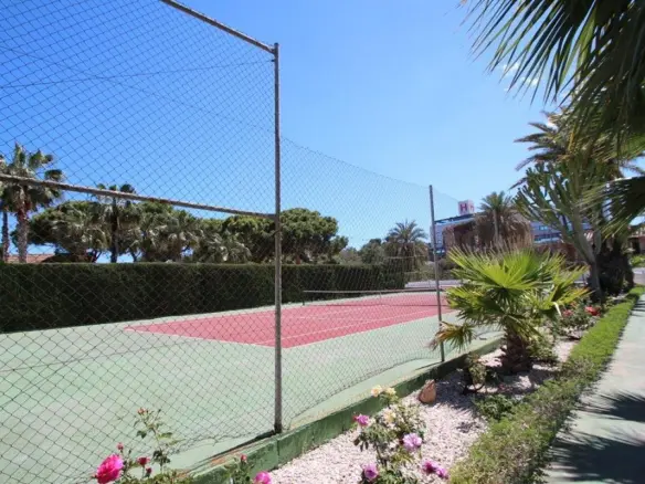 Bungalow Of 50 M² With Features In Torrevieja, Spain