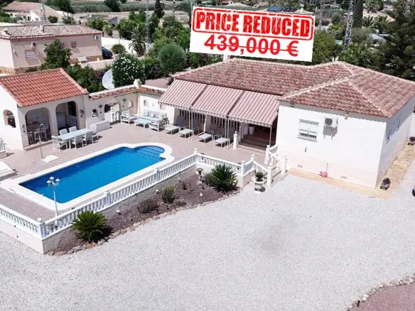 Country House Of 150 M² In Catral, Spain