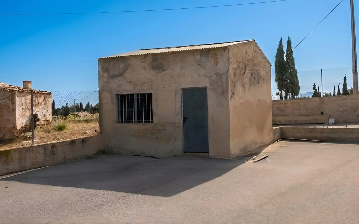 Industrial Unit Of 377 M² In Elche Pedanias, Spain
