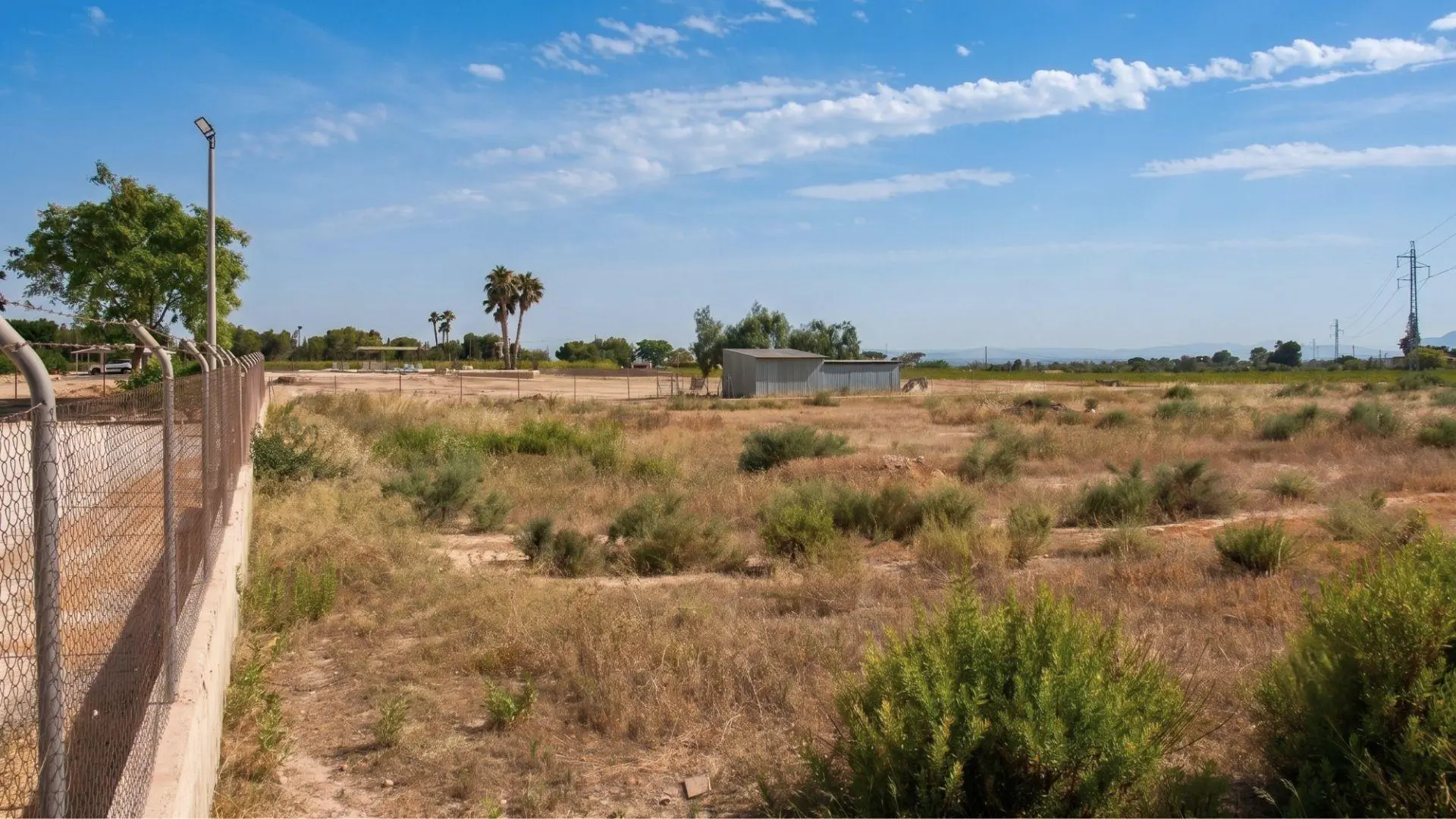 Industrial Unit Of 377 M² In Elche Pedanias, Spain