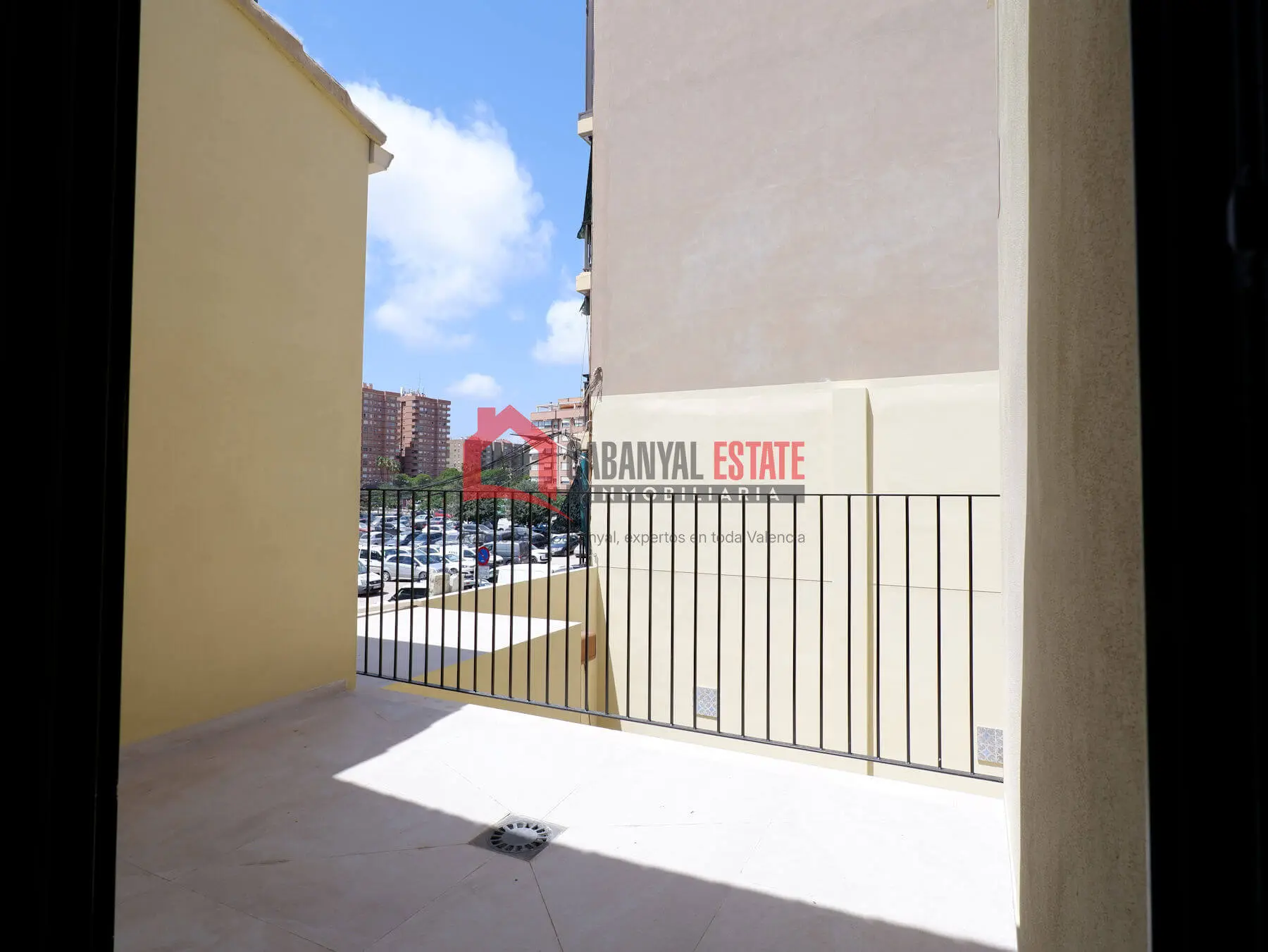 Apartment Of 80 M² In Valencia, Spain